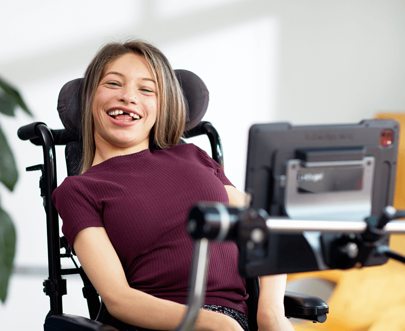 Jeune femme utilisant le dispositif TD Pilot